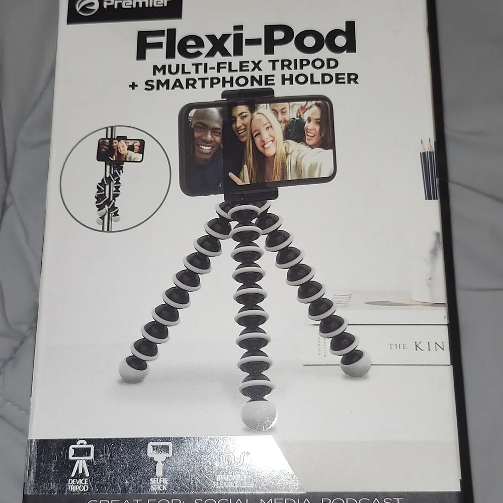 New In Box!!!! Flexi-Pod Multi-Flex Tripod + Smartphone Holder.